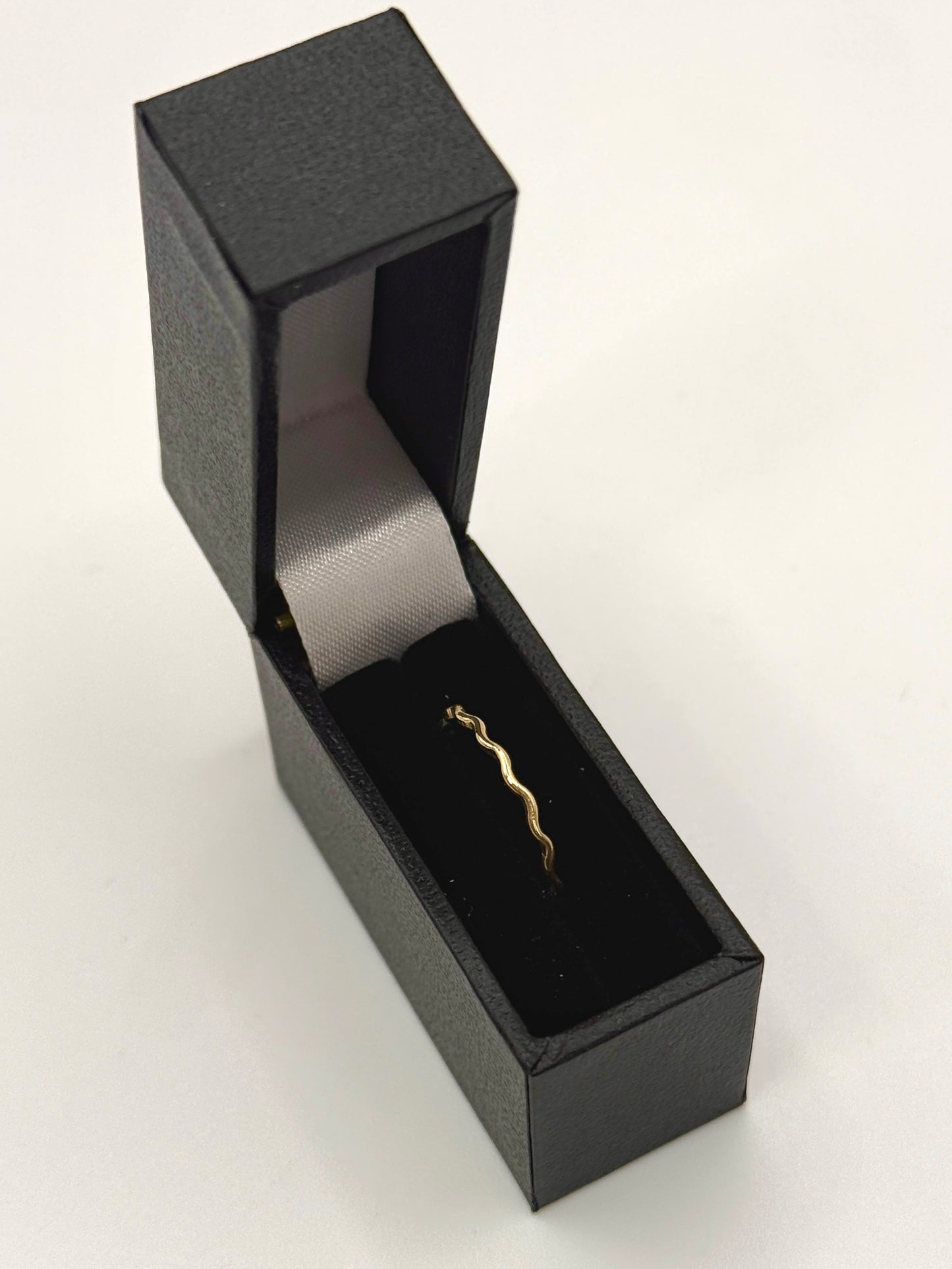 18ct Yellow Gold Ring - 1mm Wavy Band