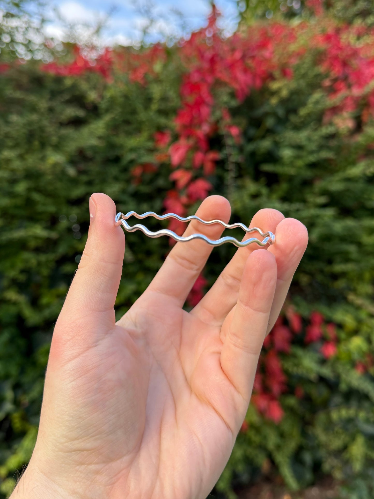 Wavy silver bangle